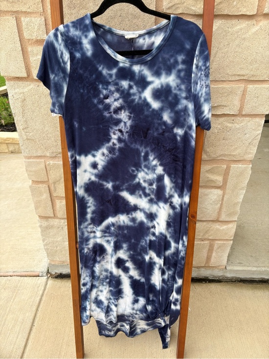 Caution To The Wind Dresses & Skirts - Tie-Dye Navy & White Short Sleeve Dress